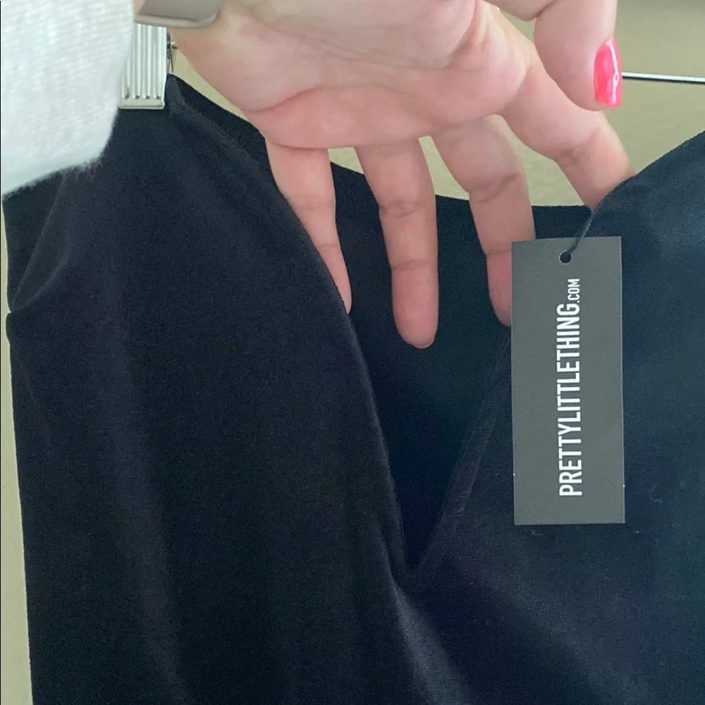 NWT PrettyLittleThing Black Velvet Jumpsuit sz 16 - Picture 4 of 9